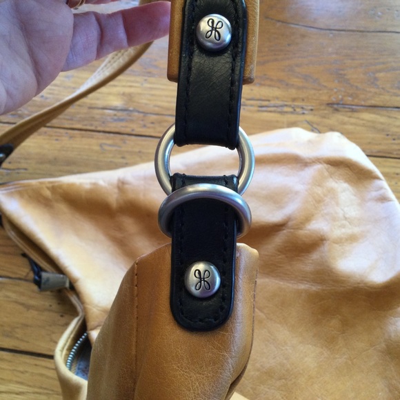 Sold - Hobo International Leather Shoulder Bag - Picture 8 of 16